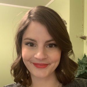 Meet your Posher, Alyssa